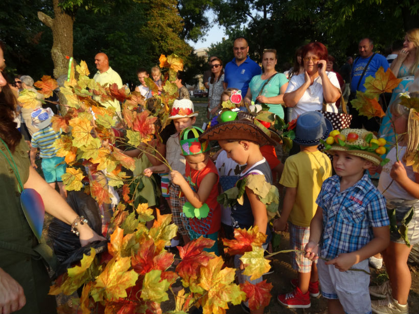 Малишани предшколске устано Наша радост Смедерево на дефилеу Смедеревска јесен 2015.