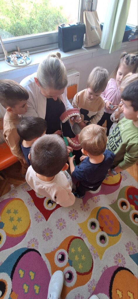 здрав-осмех-и-дружење-са-стоматологом.